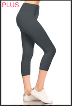 Plus Size Solid Capris