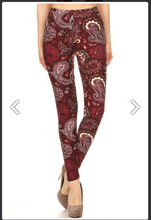 One Size Burgundy & Creme Paisley Print Leggings