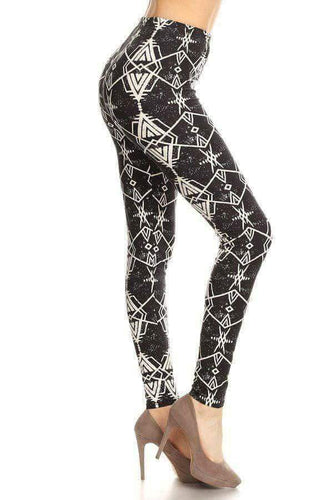 One Size Black & White Diamond Aztec Print